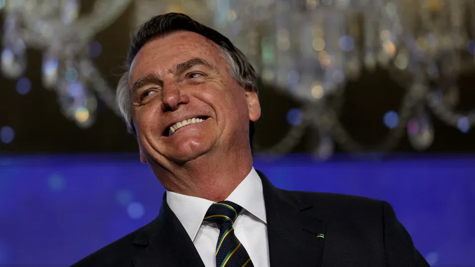 STF teria que ir contra precedente para mudança na Ficha Limpa não beneficiar Bolsonaro